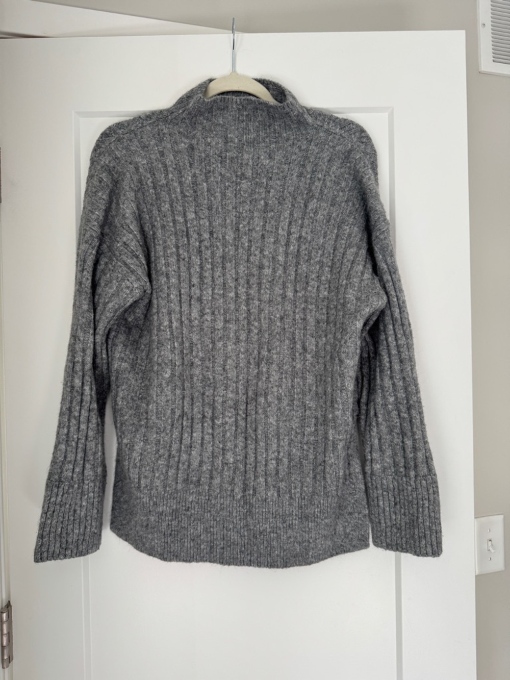 Abercrombie & Fitch Gray Ribbed Turtleneck Sweater
